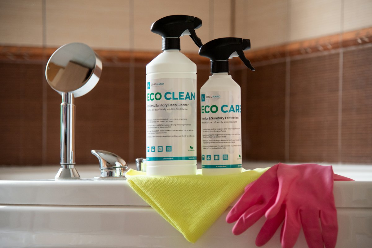 Tub & shower cleaning: deep cleaning in Frederick, MD